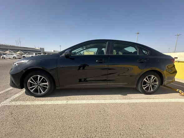 السلام عليكم 
للبيع كيا فورتي موديل 2024
حادثها فقط جاملغ واحد 
بدون ايرباك بدون دواخل 
مواصفات LX 
يعني نص مواصفات 
صور حادثها موجوده ضمن الصور 
ماشيه 22 الف ميل 
مكاني بغداد 
للاستفسار الاتصال او واتساب 
***********
