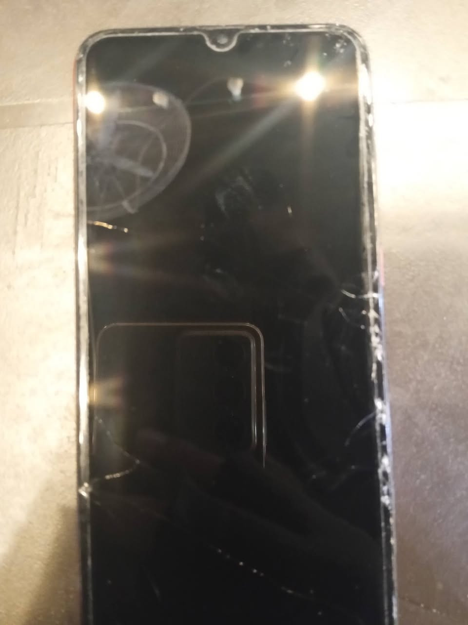 السلام عليكم جهاز مال بيت مرتب ذاكرة32لو64لمسة يخبل ما مبدل بي ايشي بس جاي شغلة ياخذ شوي بس احركة يطفة  اعتقد شريط مالة يفلت اعيد وكرر شغال سعر75وبي مجال مكان مدينت ابصدر رقمي*********** رمش علي واتساب واني دك عليك خط
