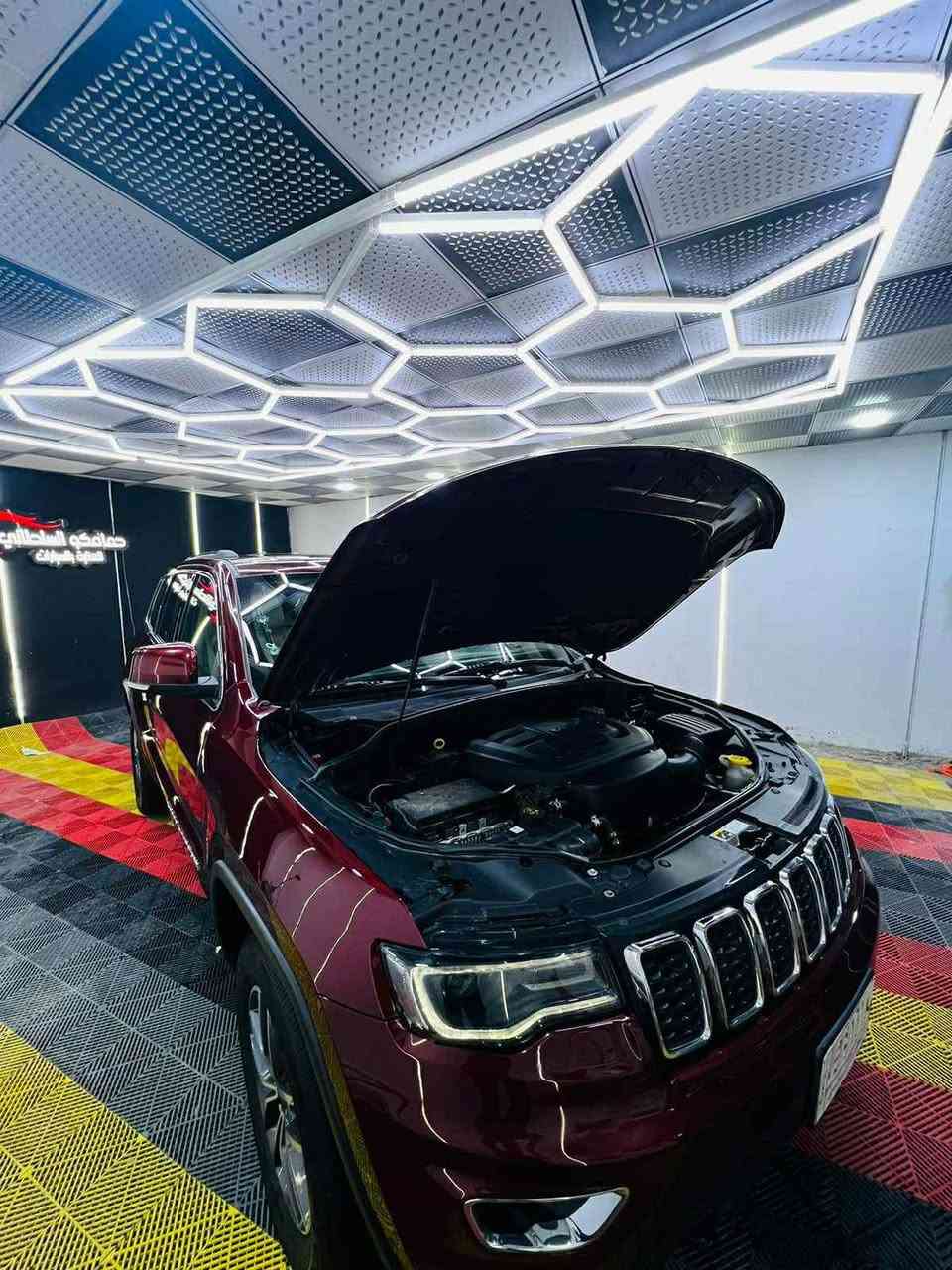 جيب لاريدو 
فول مواصفات 

موديل 2019 

كشنات جلد 

فتحه سقف 

حساسات امامي خلفي 
رادار جانبي 
زراك لايت 
كامره دواره 
لايت زينون 
كشنات كهربائيه 

السياره ماشيه 77 الف 

السعرر   (280) بيها مجال بسيط 

*********** 
عنوانها ديوانية
