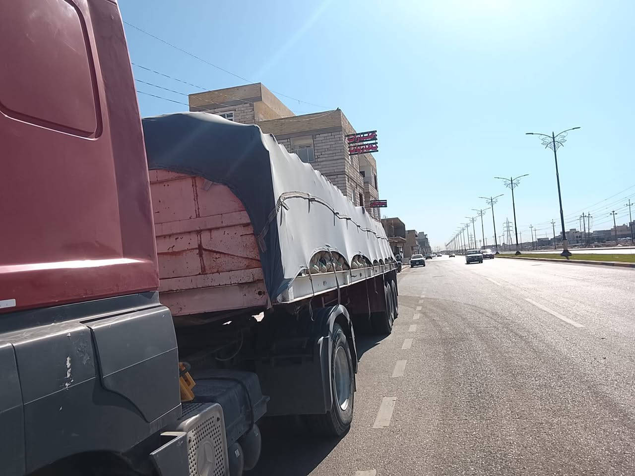 السلام علیکم 
اكسور ٢٠٠٥ رقم سليمانيه هزا جديده مربوطه ٤ محور مزوج فلات مكينه ٤٣ كير كهربائي سياره جاهزا خير من الله مكاني كربلاء السعر ١٨٥ راس اوعربانه ***********
