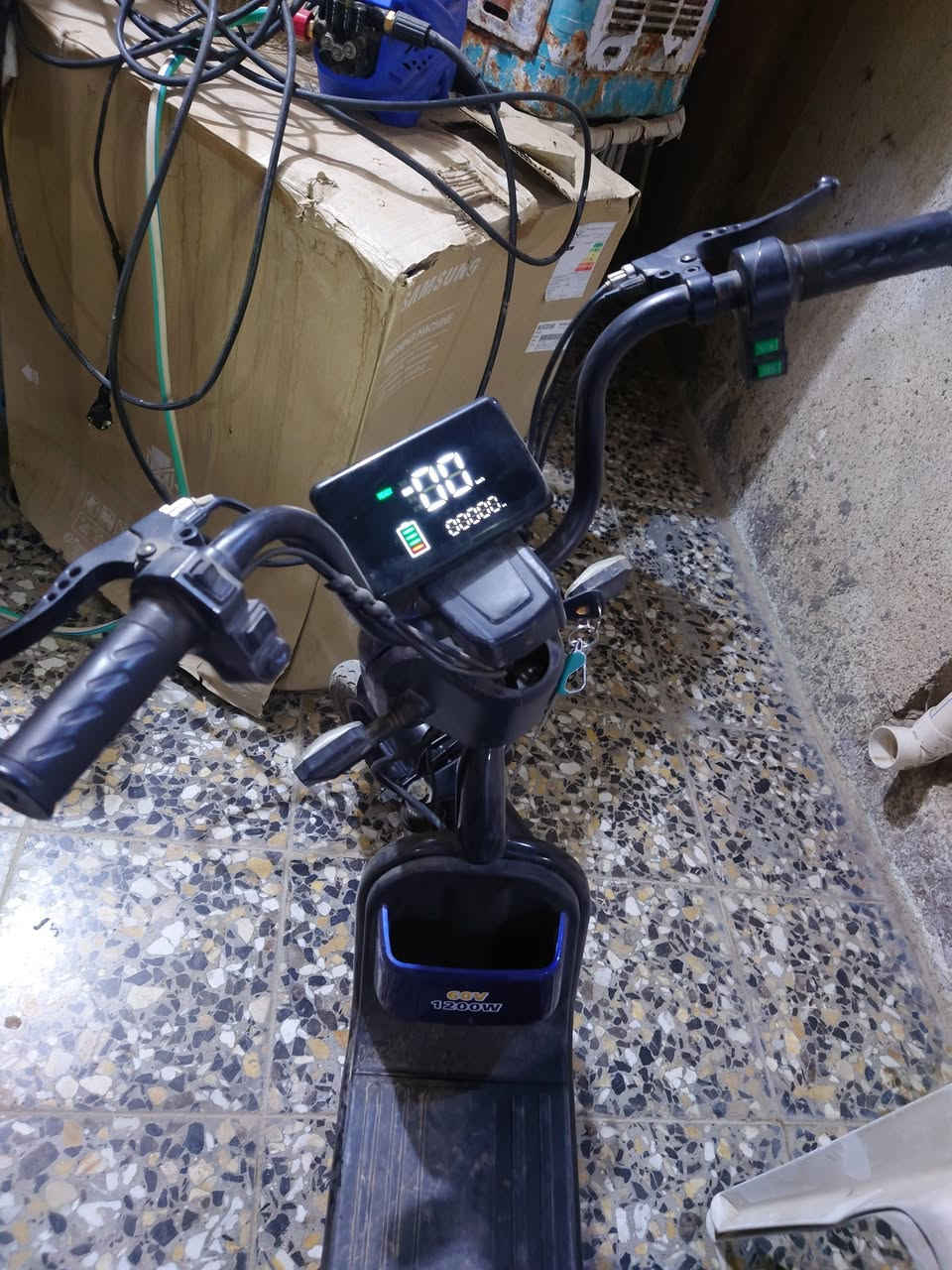 السلام عليكم دراجه للبيع 4 نمر بطاريات جدد تايرات جدد مستعجل ع للبيع ب 175 مكاني حي الجهاد  ***********
