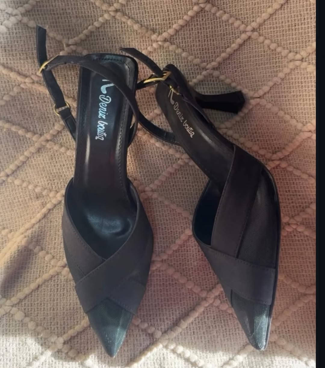 بنات هذا جديد يجنن اخذته ولان طلع جبير عليه
قياس ٣٩ راهي خذته ب١٨ واريدة ب١٣ وعندي توصيل كل المحافظات ٥


**إذا كنت صاحب هذا الإعلان وتريد حذفه لأي سبب، رجاءا أرسل رسالة إلى الدعم الفني**