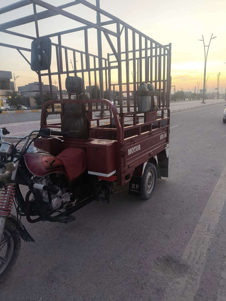 السلام عليكم ستوته للبيع مرقمه وسنويه نظيفه والماكينه مالتها بلادية موديل 2021 سعرها مليونين2800 العنوان انبار فلوجه وهذا رقميي
***********
