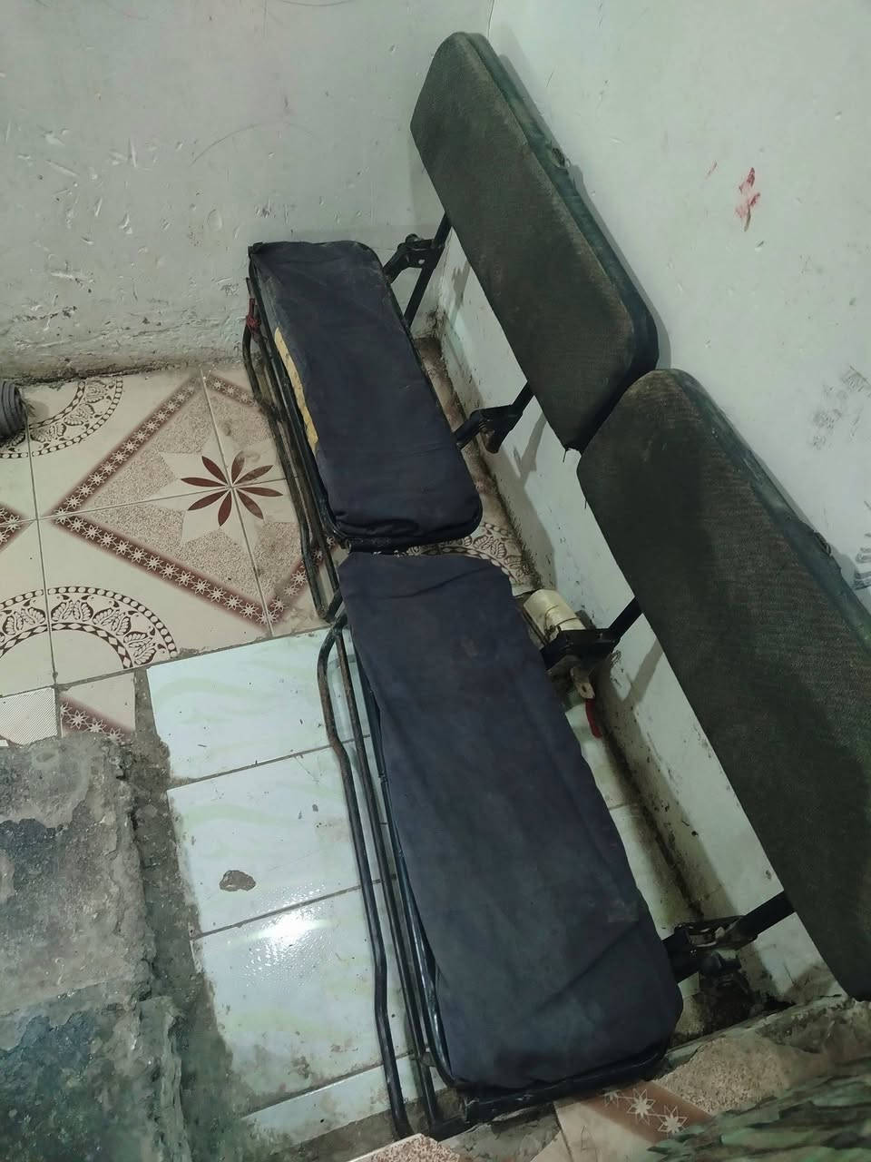 سلام عليكم كشنات كالوبر خلفي للبيع بسعر مناسب
***********
