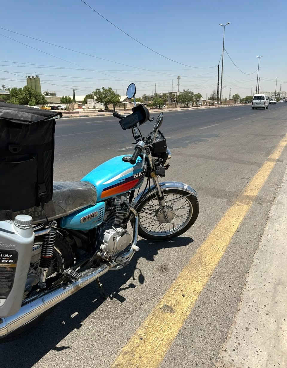 دراجة (نامة) ايراني اربعة كير لون ازرق سمائي (مرقمة) الرقم واسط لوحات انكليزي سنوية جديده (بأسمي) شرط التحويل وين ما يعجبك وشوكت ما يعجبك (كير)خير من الله النمر خفيفة ماي 
(مكينه) خير من الله ما مفتوحه ابد بلاديه شرط شلامچة 
ترايك وين ما يعجبك الدرجه عليهه ادامه حلوه درجه قويه خير من الله 
(السعر )( مليون و٣٠٠ )الف وبيهه مجال حك الجيه تدلل 
(مكاني) بغداد الدورة شارع الصحة 
للاستفسار اكثر (الرقم)***********

