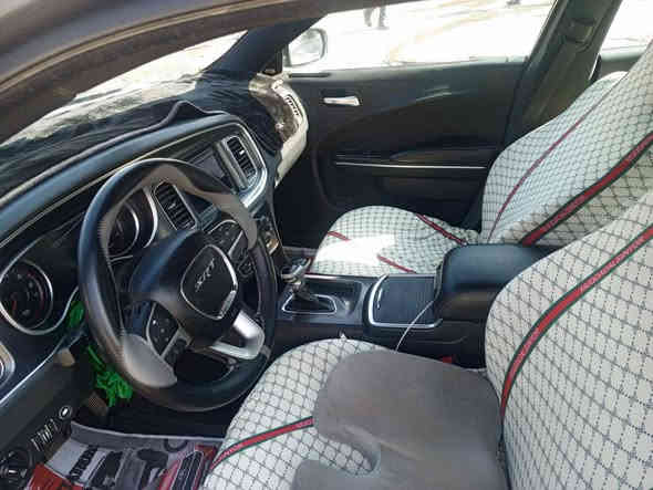 السلام عليكمللبيع جارجر 2017 حادثة خشم الجاملغ وعلبارد قبق جنطة السعر 165 رقم تلفوني‎0772 817 5666
