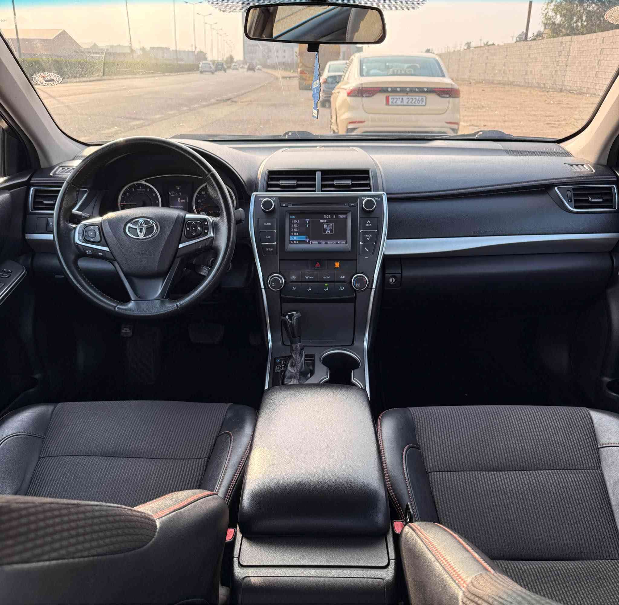 camery(2017)SE
سەیارەکە زۆر زۆر خاوێن و بێ کێشەیە هیچ عەیبێکی نییە سەیارەکە پێشی کەپسە و ئێڕباکەکانی بیلادی شەریکەی خۆتی تەنها جەمپێکی پشتی هەیە دوو چامرخی پشتی بۆیاخە 

نرخ: ١٣٠
0750 390 7070 أربيل, العراق
