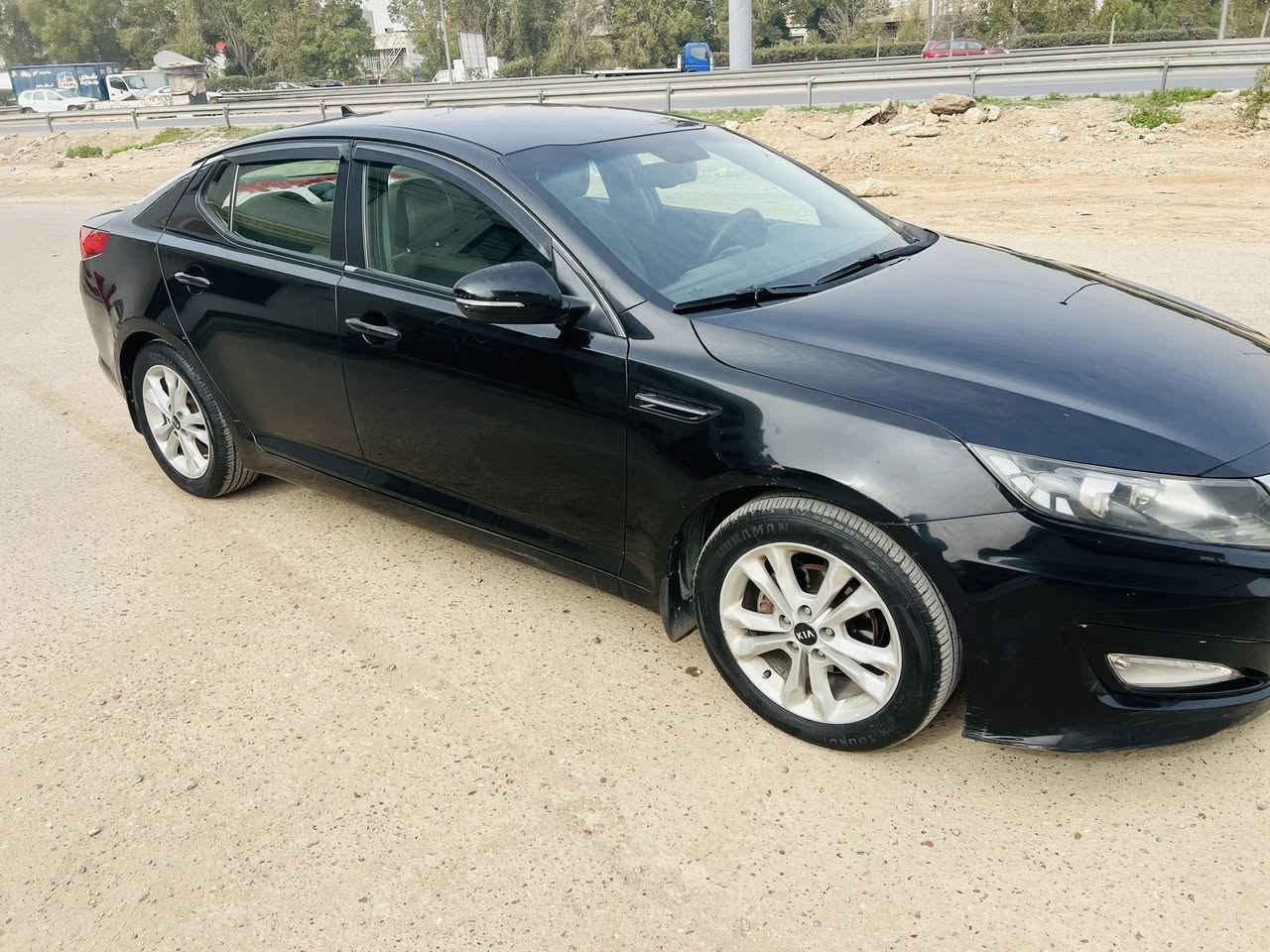 مرحبا. كيا اوبتما للبيع موديل ٢٠١٣ رقم اربيل . رقم جديد وسنويه جديده . تريد وكاله او تحويل . كير ومحرك وصدر وتبريد وتخم تاير كلهن بحاله جيده. محرك ٢٤٠٠ دوش . بيهه كلير فقط بدون قطره معجون قماره وباب وقبق جنطه من كوريا.  مكانهه بغداد السعر (٩٤) الاتصال ع ***********
