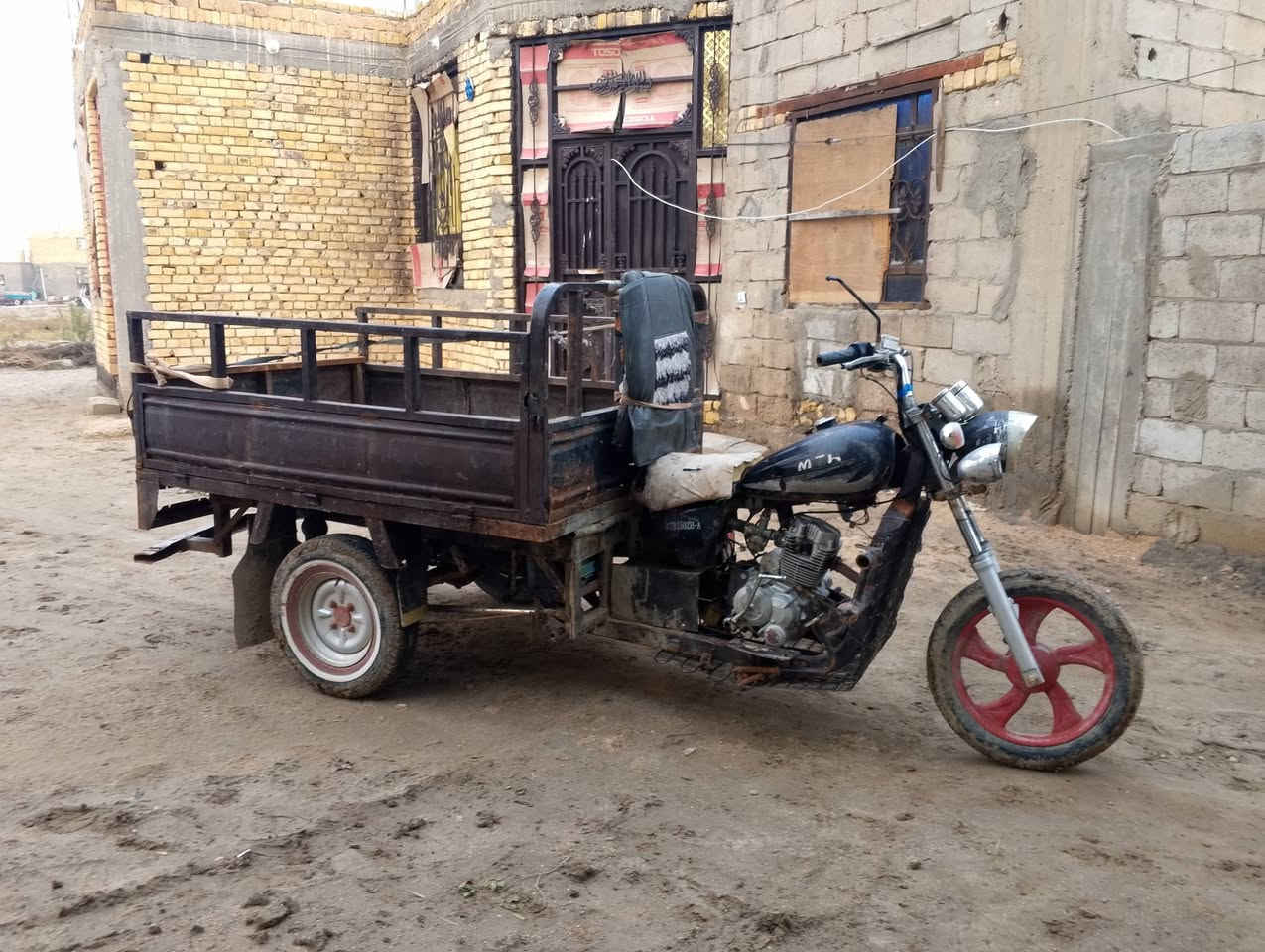 السلام عليكم ستوته انتيار البيع
ستوته رقم ابيض وسنويه محرك نضيف
تخم تاير جديد 
اكسن نضيف كهربايات شغاله السعر مليون و100 وبيهه
 مجال الستفسار اكثر اتصل عله الرقم ***********
