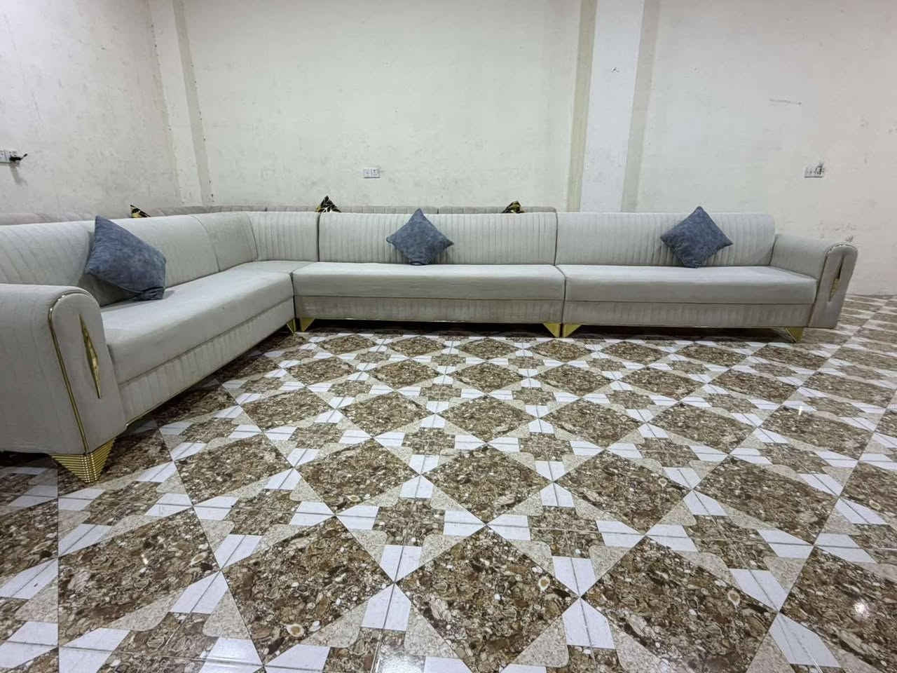 بؤ فروشتن
تايبةت تايبةت نمونة لة جواني
١١نةفةريية
قوماشي كابوية
ديزاين توركيية
***********
