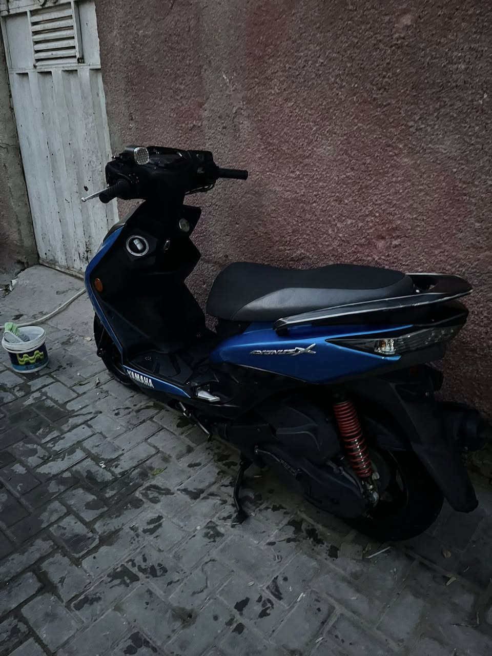 السلام عليكم 
سكنس لد ياباني 
جديده بل باكيت طالعه من معرض الدبي
لون مميز اسود طافي وازرك 
ماشيه 31 الدراجه احلا من الصور
بيها منظومة زنون وبيها كلجات رياضي تاكل الكاع

(بغداد الشعلة)
***********
