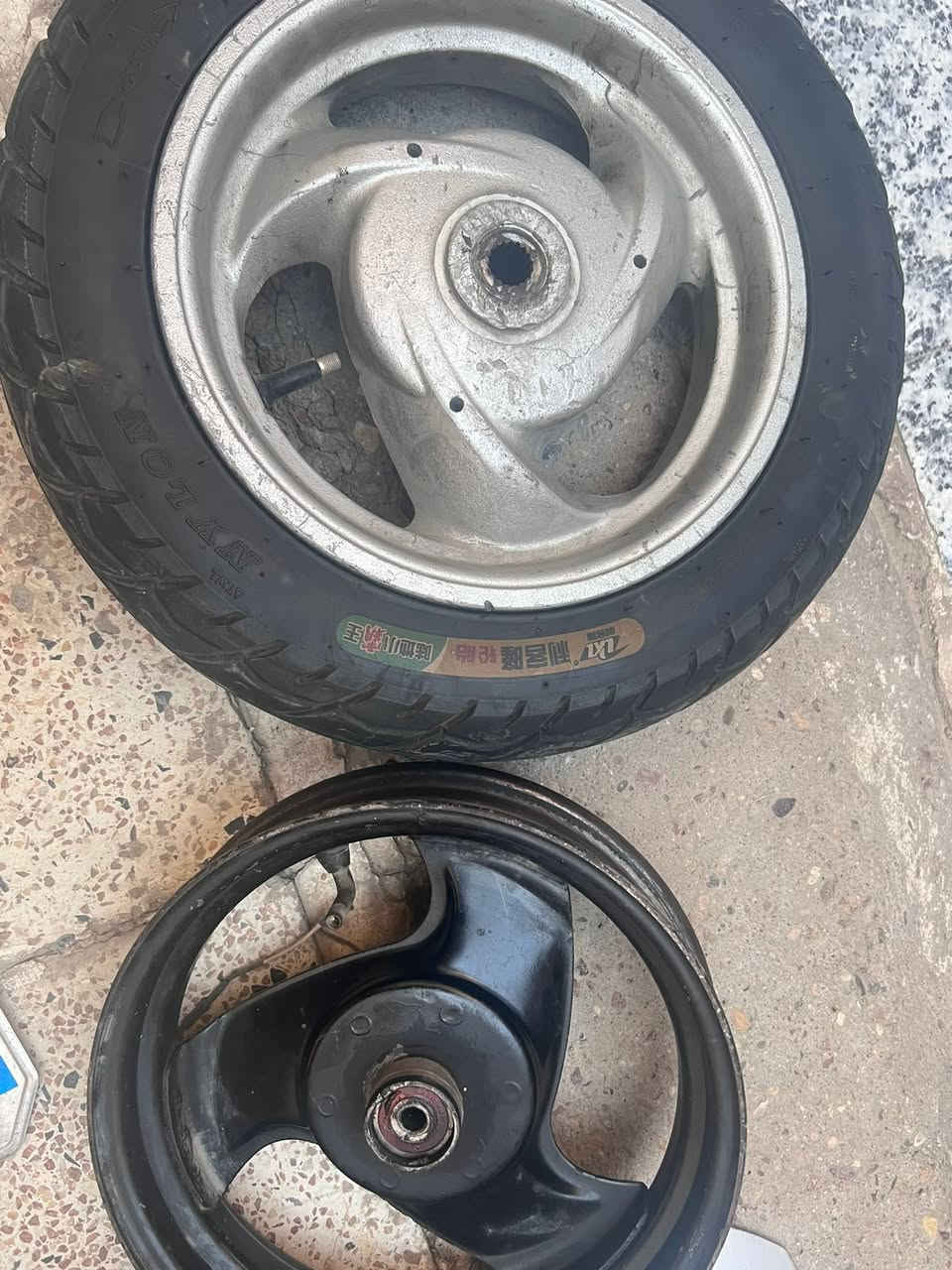 غراض خفايف للبيع كله مال عدله جيب وشد بلادي نضيف شتنطي نعم الله بس لحد يكسر اخوان المو شراي لا يراسل ولحد ينطي موعد وما يجي خل يسرسح


**إذا كنت صاحب هذا الإعلان وتريد حذفه لأي سبب، رجاءا أرسل رسالة إلى الدعم الفني**