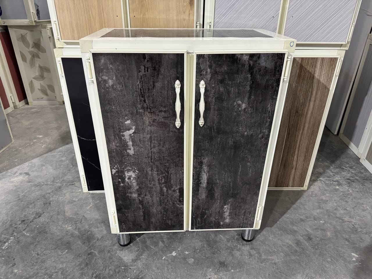 انسب الاسعار  

جزامه المنيوم 
القياس 
الارتفاع 95 سم 👉🏻😉
العرض 70 سم 👉🏻
العمق 40 سم 👉🏻 😍

السعررررر  65 😍الف 

التوصيل بغداد مجاني 

التوصيل محافظات (10) الاف فقط 

سقف الأرضي مبطن خشب MDF 💪
الأرجل ستيل 
اليدات بوري ستيل 
الارفف + الظهر كابون 
تريشة الداخل بليت المنيوم وليس كابون 

ملاحظه 🚫👈🏻لون السقف ولون الصفاح مطابق للأبواب وليس (كابون كريمي ) 
يعني الجزامه تجي لون واحد بالكامل كما موضح بالفيديو


**إذا كنت صاحب هذا الإعلان وتريد حذفه لأي سبب، رجاءا أرسل رسالة إلى الدعم الفني**