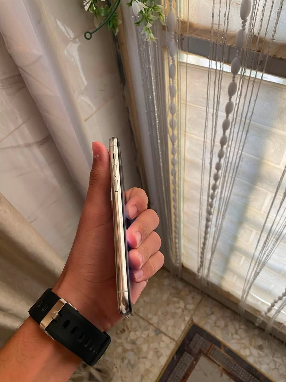 للبيع ايفون 11 برو فقط برو فقط برو فقط ذاكره 256 بطاريه 70 جهاز كله شغال فقط مبدل شاشه ثلاث خيارات مكان نجف والسعر 215 وبي مجال قليل حك جيه رقم اتصال ***********
