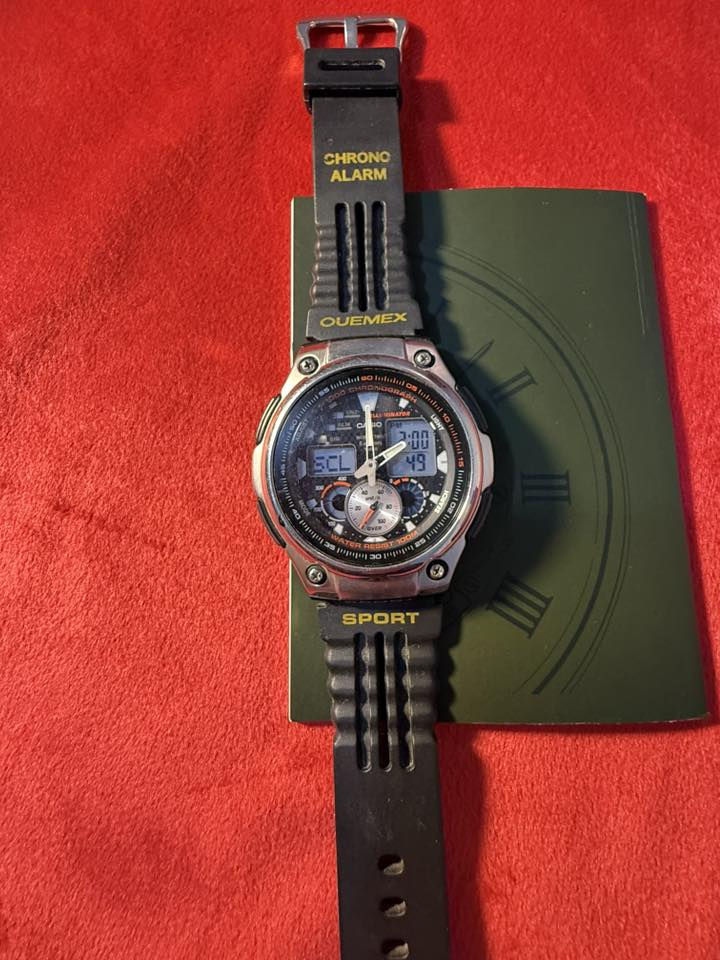 بسم الله الرحمن الرحيم
⌚ ساعة CASIO رياضية سبور (عقارب + رقمية)
✨ تصميم عملي وأنيق
⏱️ كرونومتر
⏰ منبّه
📅 تاريخ + يوم
🕒 توقيت 12 / 24 ساعة
💡 إضاءة خلفية
💧 مقاومة للماء للاستعمال اليومي
🖤 سوار مطاطي مريح

💰 السعر: 130,000 دينار
🚚 شامل التوصيل

📞 للتواصل:
***********
0771193983

📌 ملاحظة:
لسنا تابعين إلى أي شركة أو علامة تجارية، نحن اسم مستقل.
