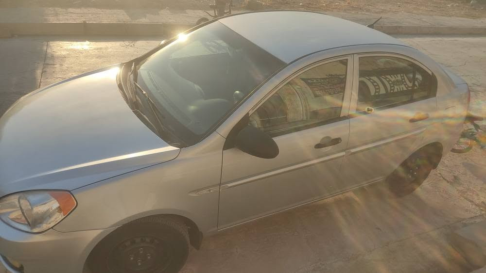 اكسنت 2008 گير عادي السيارة رقم أربيل 
بسمي أنا في كركوك..صبغ بسيط واضح بالصورة السعر 80. ورقة 

***********
