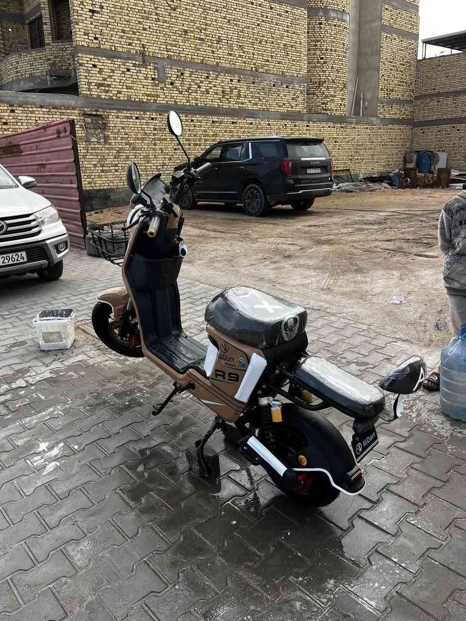 سلام عليكم دراجه شحن R9 للبيع
الدراجه كامله وجديده وبطاريات 32 امبير 2026 جدد المكان البصره السعر 500 وبيها مجال مكان البصرة *********** 
‏الوصل موجود
￼
