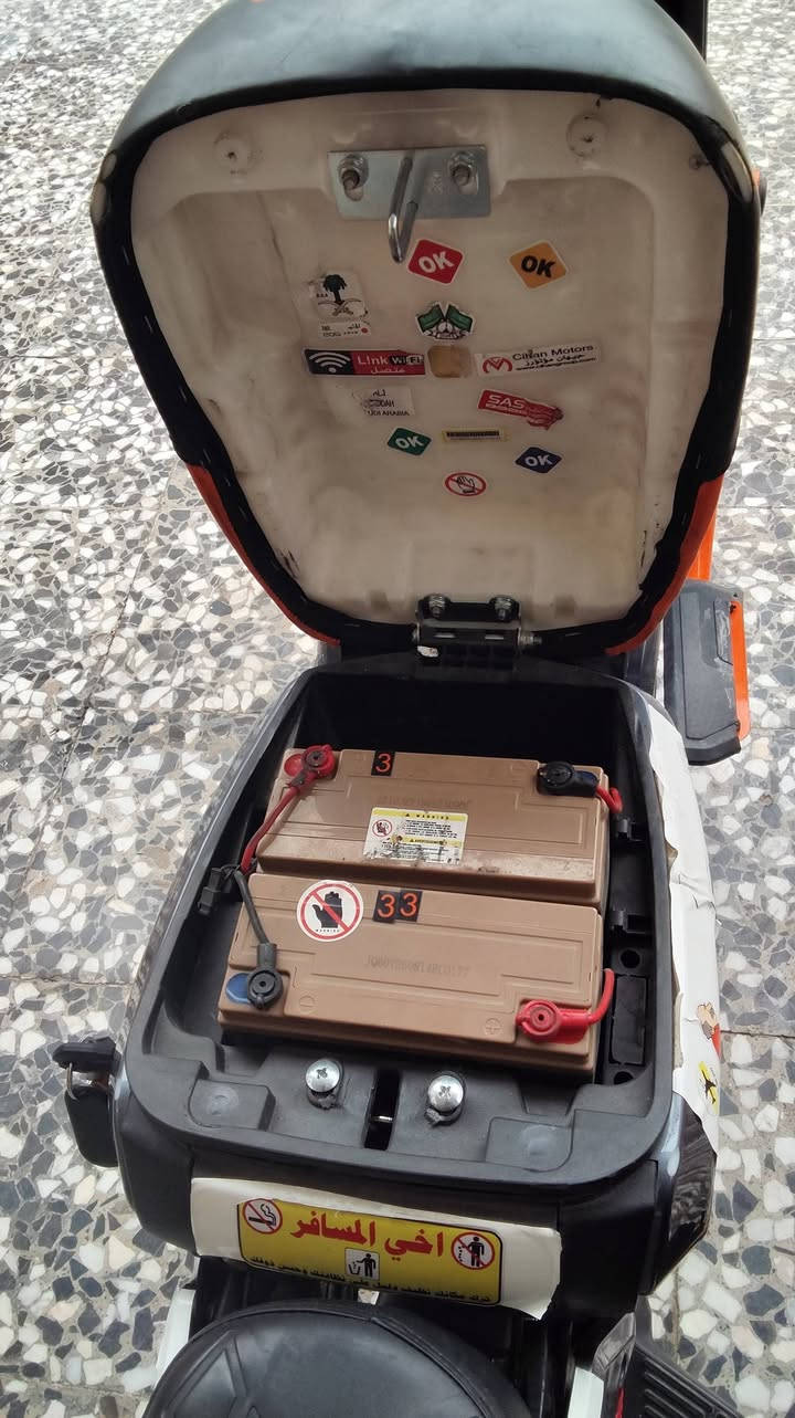 سلام عليكم  دراجه شحن نوع اكس تسعميه بطاريات 33امبير شغاله كلها ما عده  نشره العدسه الكدام   ***********
