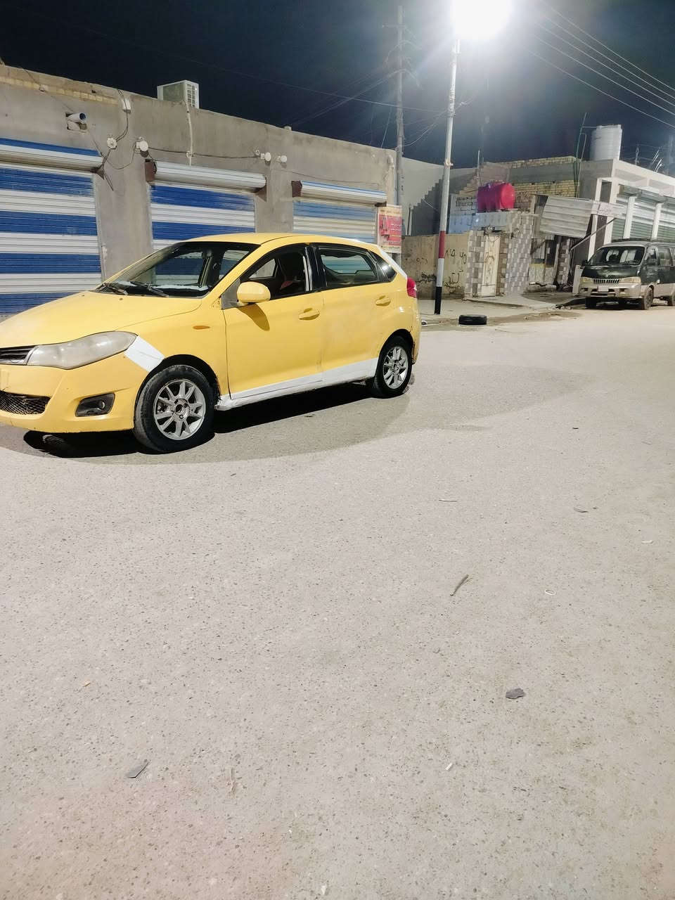 يالله سلام عليكم شيري فلاوين موديل 13 سنويه ل 27 سعرها 18 وبيها مجال قليل عليها 200 الف هيئه فقط غرامات مصفره
مكينه وكير اوتماتيك كورلا vvtمكينه جديده صار اسبوع من شاد طابوكه 
حداديه هم صار اسبوع من كملتها 
كهربائيات عامه شغاله تبريد منضومه كامله بس غاز وليك 
مسجل شاشه سماعات غرفته كلش حلوه سياره جاهزه 
مكانه ناصريه مركز 
شراي اتصل وبخدمتك 
***********
