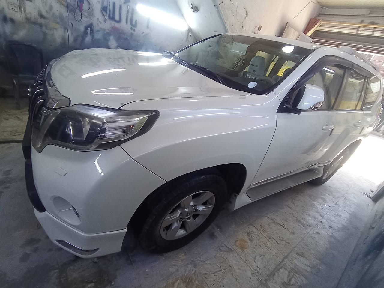 صبغ بنيد مع دعاميات وشنايزران صدفي بماركة الدبير  تحياتي لصاحب السياره *********** اعظميه خلف قاسم ابو الكص
