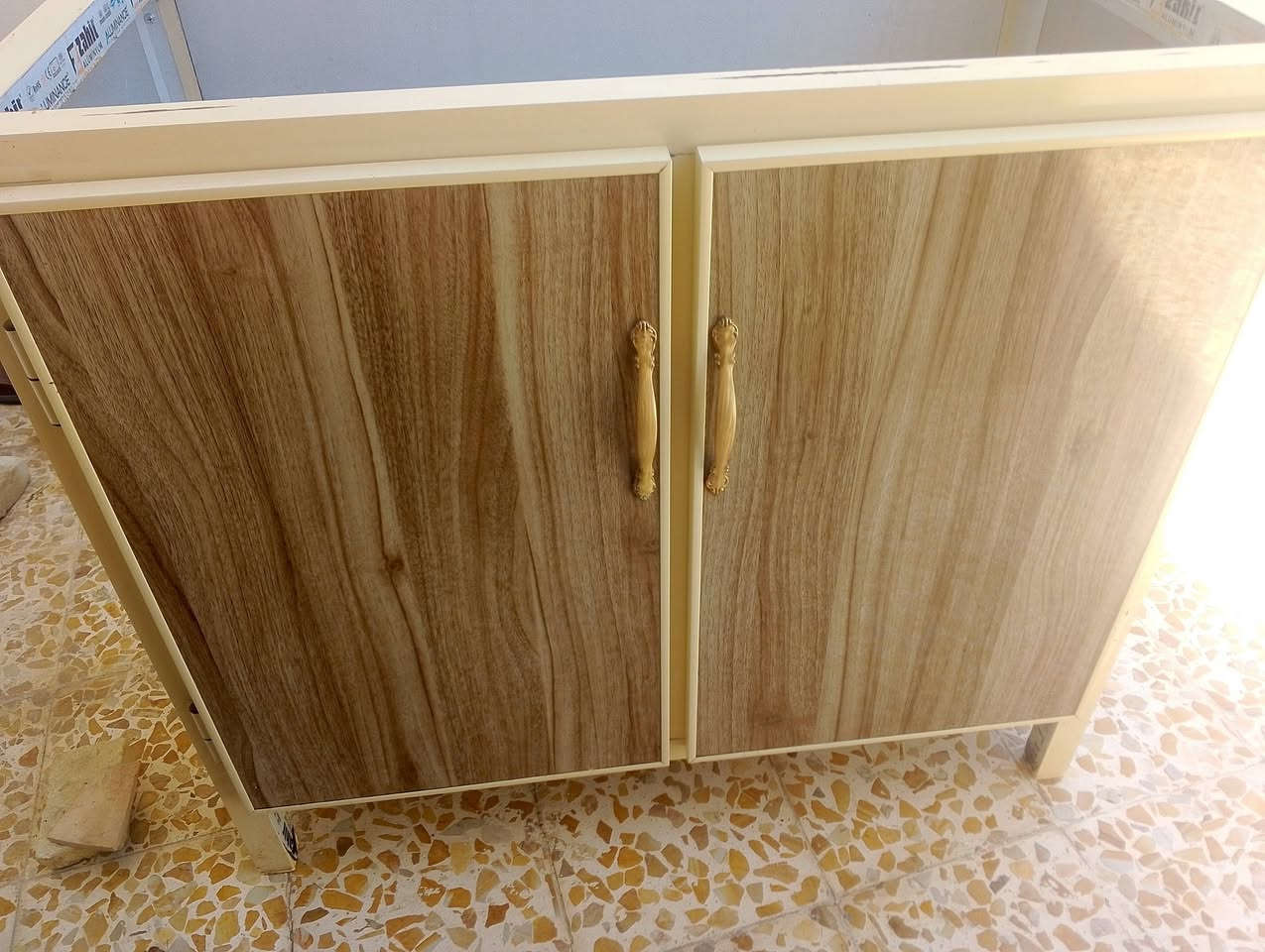 كاونتر فصال گرانيت ثقيل  مع ملحق مستخدم قليل السعر 300 للتواصل ‏‪***********‬‏
