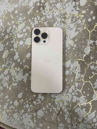 ايفون 16 برو ماكس وكالة ماستر نضافة 100/100 بطاريه 92 كفاله عامه وين ت...