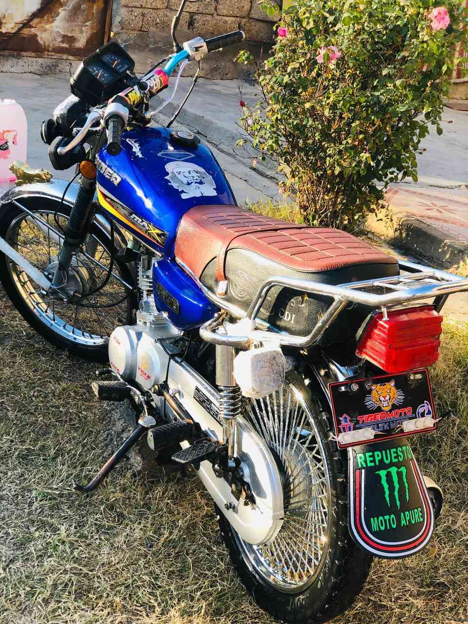 تايكر 21 محرك 24 جاهز مو ناقصو برغي *********** بي واتساب
والنظافة شوف العين 
السعر [ 400 ] وبي مجال حك الجية 
العنوان الشركاط الساحل الأيسر اسديرة وسطى 
#ملاحظة جماعة جيبو لفلان مكان ملتزم بمحل اعذروني
