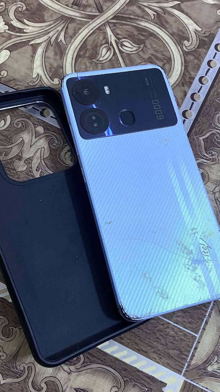 جهاز ايتل ذاكرة 128 رام ٤  بي فطر بالشاشه بس شغاله وفطر بالظهر والكاميرات الخلفيه عنوان بابل القاسم ***********
*********** المحاويل, بابل
