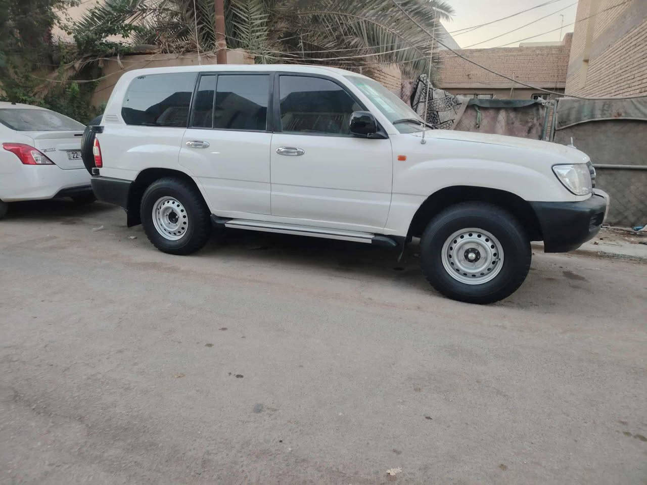 للبيع رقم اربيل دولي بيهه صفحه مصبوغه بس اثر تشاريف واكعه على صوب العبري  السياره جاهزه من كلشي دبل اسبير دبل تانكي شاشه دمام ليت زنون مكينه كير جاهزه من كلشي وصورت الحادث بل صور العنوان نجف السعر 120  جاهزه من كلشي ماتخسر الف عليهه المديل 2001 ***********
