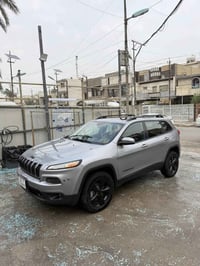 جيب بزون ٢٠١٦ ماشية ١٠٠ الف  كلين بدون قطرة صبغ فقط بارد بالجاملغ الأي...