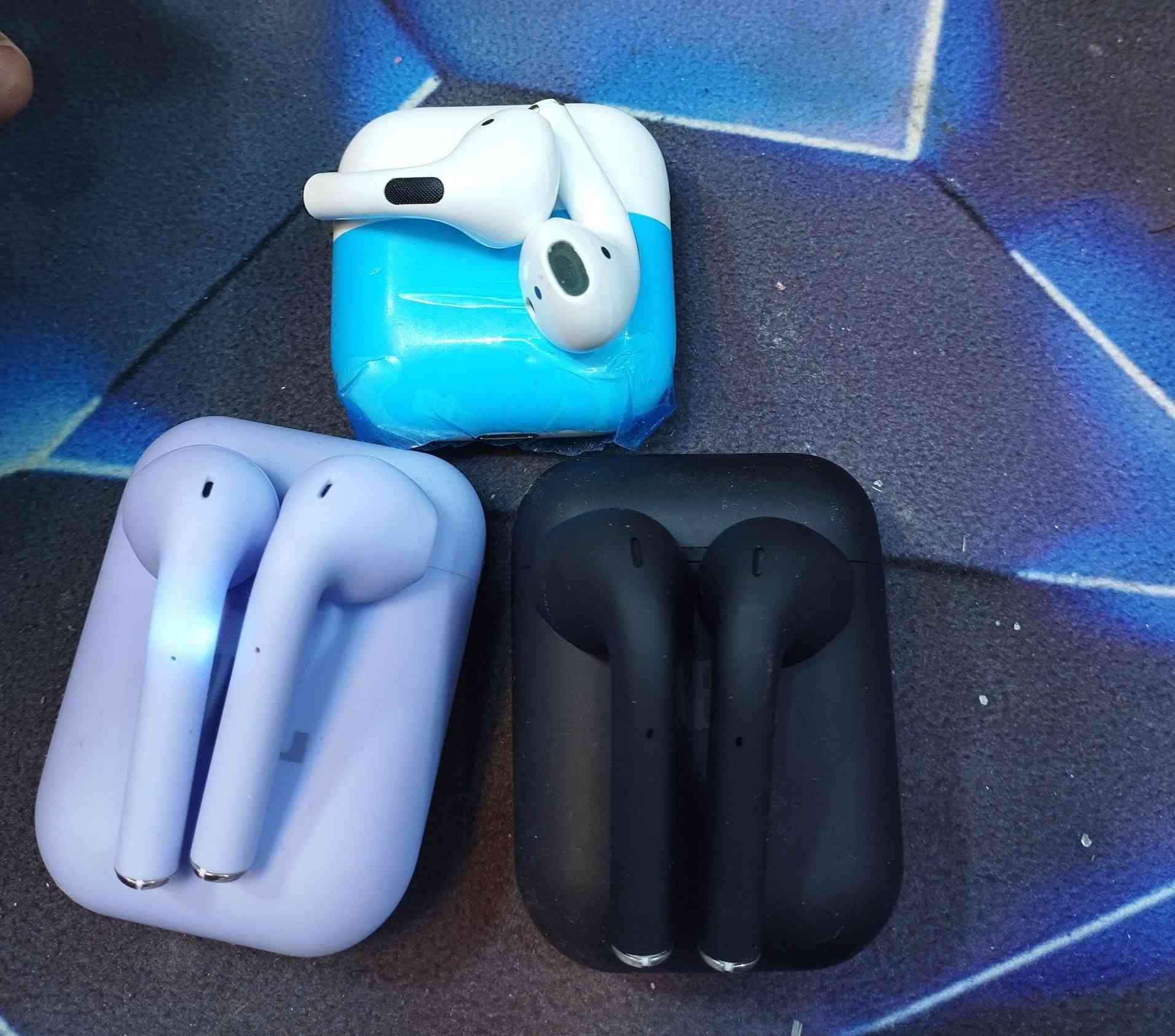 شلعه ايربودات كميه تقريباً ٤٠ قطعه فاحص منهم كم قطعه 
السعر بتراب الفلوس القطعه٣٥٠٠


**إذا كنت صاحب هذا الإعلان وتريد حذفه لأي سبب، رجاءا أرسل رسالة إلى الدعم الفني**