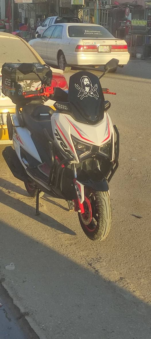 سلام عليكم 
دراجه سترونك موديل 2025 جديدة مكينه 150cc مكفولة 
مواصفات معروفه 
السعر 850 وبيهة مجال قليل
مكاني نجف... الموشراي لا يكسر بحلال الناس


**إذا كنت صاحب هذا الإعلان وتريد حذفه لأي سبب، رجاءا أرسل رسالة إلى الدعم الفني**