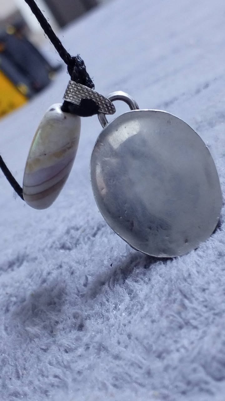 السلام عليكم
داودي  قديم 
معى جزع   
السعر خاص


**إذا كنت صاحب هذا الإعلان وتريد حذفه لأي سبب، رجاءا أرسل رسالة إلى الدعم الفني**