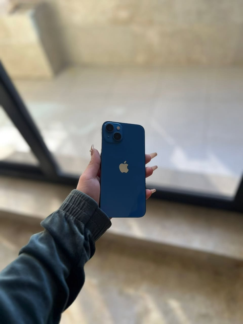 السلام وعليكم عدي ايفون 13 عادي لون مميز بطاريه 95 ذاكره 256 جهاز نضيف مع الكارتونه نضافه 100% زلغ شخط مابي مستعمل شهرين فقط استعمال ع ايد بنيه شابه وتر بروف تفحص وين متريد كله نورمال ممبدل اي شي جهاز آخو الجديد نموذج M الأصلي  العنوان بغداد السيديه الشرايه خاص واتساب ***********
السعر 500 وبي مجال بسيط
