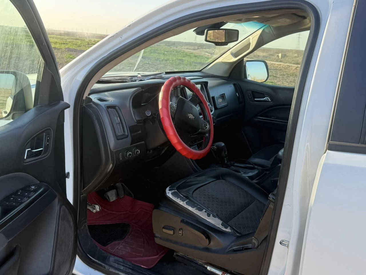 السلام عليكم
كولورادو 2016 للبيع السياره كلين بدون حادث
ضررها باب خلفي فقط الباقي كفاله 
ايرباك كله سليم كشرها كارتون 
محرك 3600 مكفول كير مكفول 
مواصفات تاهو فول عدا البصمه  
رقمها بغداد مشروع وطني 
شرط التحويل والضريبه والغرامات
مكاني صلاح الدين الضلوعيه 
سعرها 170 بيها مجال قليل
***********
