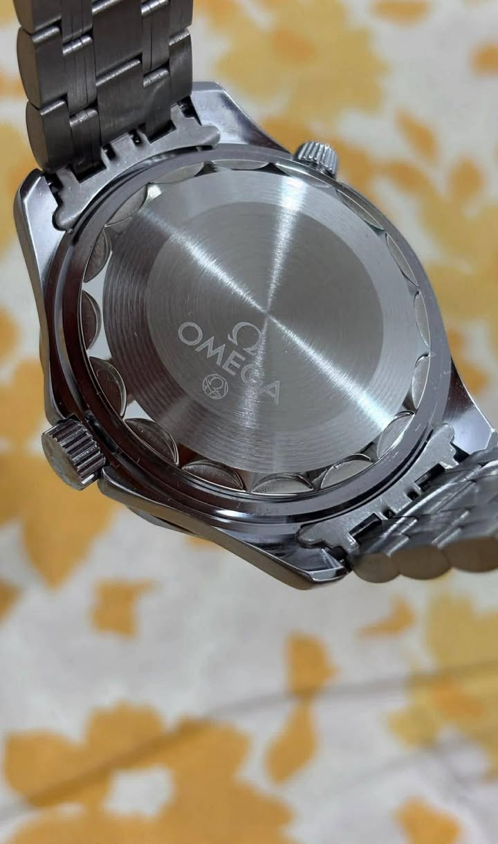 اوميگا مال بالة وزنها ثقيل ستيل موديل الفينات ضد الماء
تشتغل على الباتري
غير مستخدمة نظافتها ١٠٠٪؜ جديدة مع علبتها
قطر الساعة ٤٥ والاطار دوار
السعر  60الف مع توصيل


**إذا كنت صاحب هذا الإعلان وتريد حذفه لأي سبب، رجاءا أرسل رسالة إلى الدعم الفني**