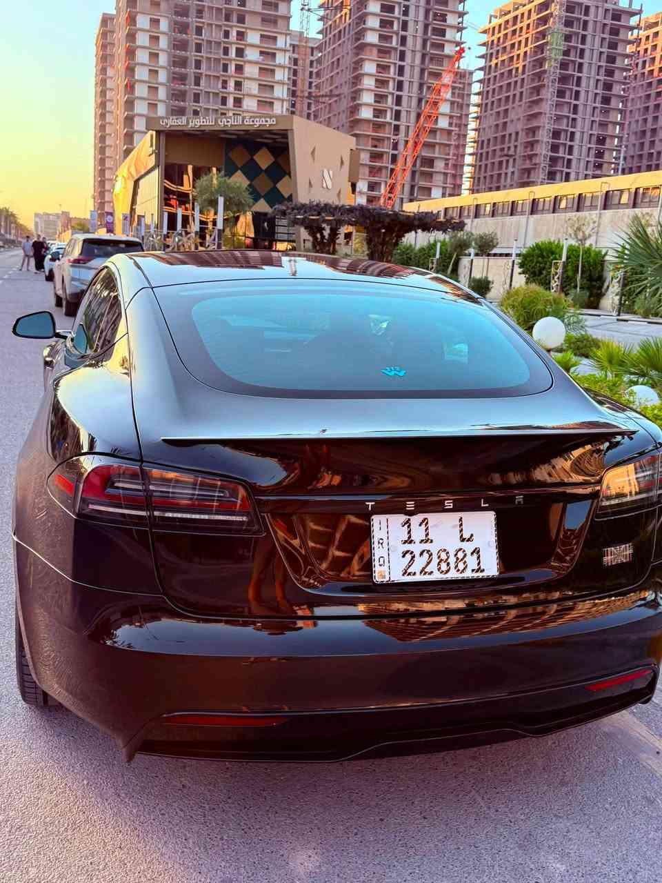تسلا مودل S Plaid
معروفه السيارة

1020 حصان 
3 مواطير
رقم بغداد تحويل مباشر
جاهزة بدون نقص

حادثها بيها ٤ بيبان ٣مصبوغات وبس باب الصدر مبدل لون  
جاملغ خلفي جهه عكس السايق
 وبارد بيه بلبنيد بلجاملغ الامامي طخات خفيفه

ماشيه 38 الف كيلومتر

سعر 37,000$ دولار 
وبيها مجال قليل للشراي

📍مكانها بغداد الغزاليه
واتساب
***********
