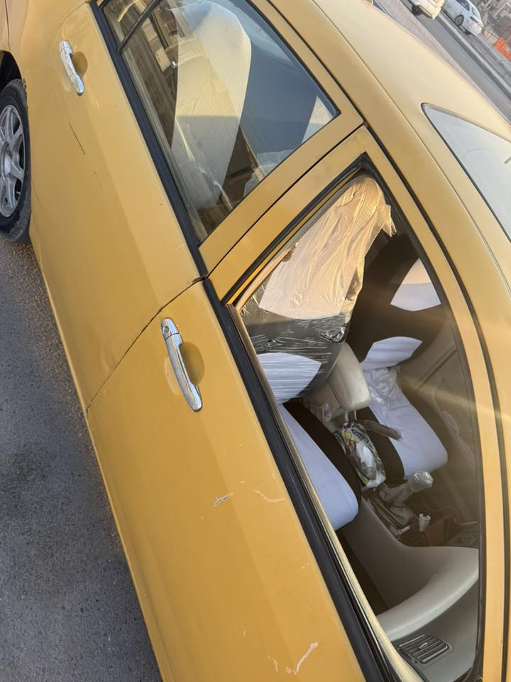 السلام عليكم موديل ١١بيهه رنكات وبابين وجاملت صفحة اليمنه السعر ٤٠بيهه مجال اتصال ***********
