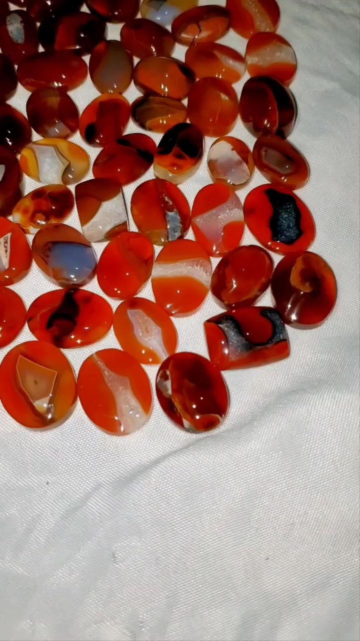 100قطعه من العقيق اليماني الاحمر المزعفر النوادر الزجاجي من معامل ومناجم ابو وسام لطلب باسعار مناسبه التوصل خاص او وتس 967770390938


**إذا كنت صاحب هذا الإعلان وتريد حذفه لأي سبب، رجاءا أرسل رسالة إلى الدعم الفني**