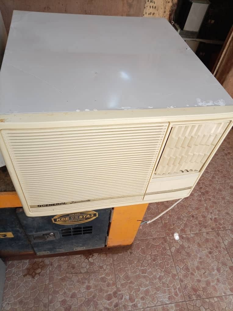 للبيع العاجل مكيفات
اوجنرال  فريون شباك 
18000 وحده 
استخدام شهر فقط 
ضمان 3 شهور توجد فاتوره 
0919606458/////0128846325
السعر 850 قابل التفاوض يوجد توصيل داخل امدرمان فقط


**إذا كنت صاحب هذا الإعلان وتريد حذفه لأي سبب، رجاءا أرسل رسالة إلى الدعم الفني**
