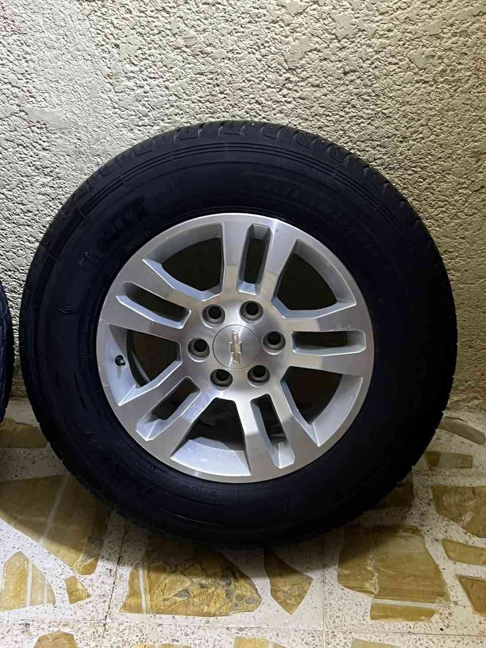 السلام عليكم تخم ويلكب  تاهو هوه وتايرته تخم دلوب ويلكب GM اصلي حجم 18
جديد كلش 
العنوان البصره 
السعر 700$ سبع ورقات قفل 🔒 
رقم الموبايل ***********
