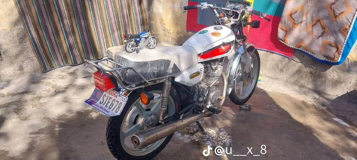 السلام عليكم دراجه للبيع كهربائيه شغاله اوراق كامله السعر 400 وبيها مجال قليل *********** مكان بغداد حي البتول
