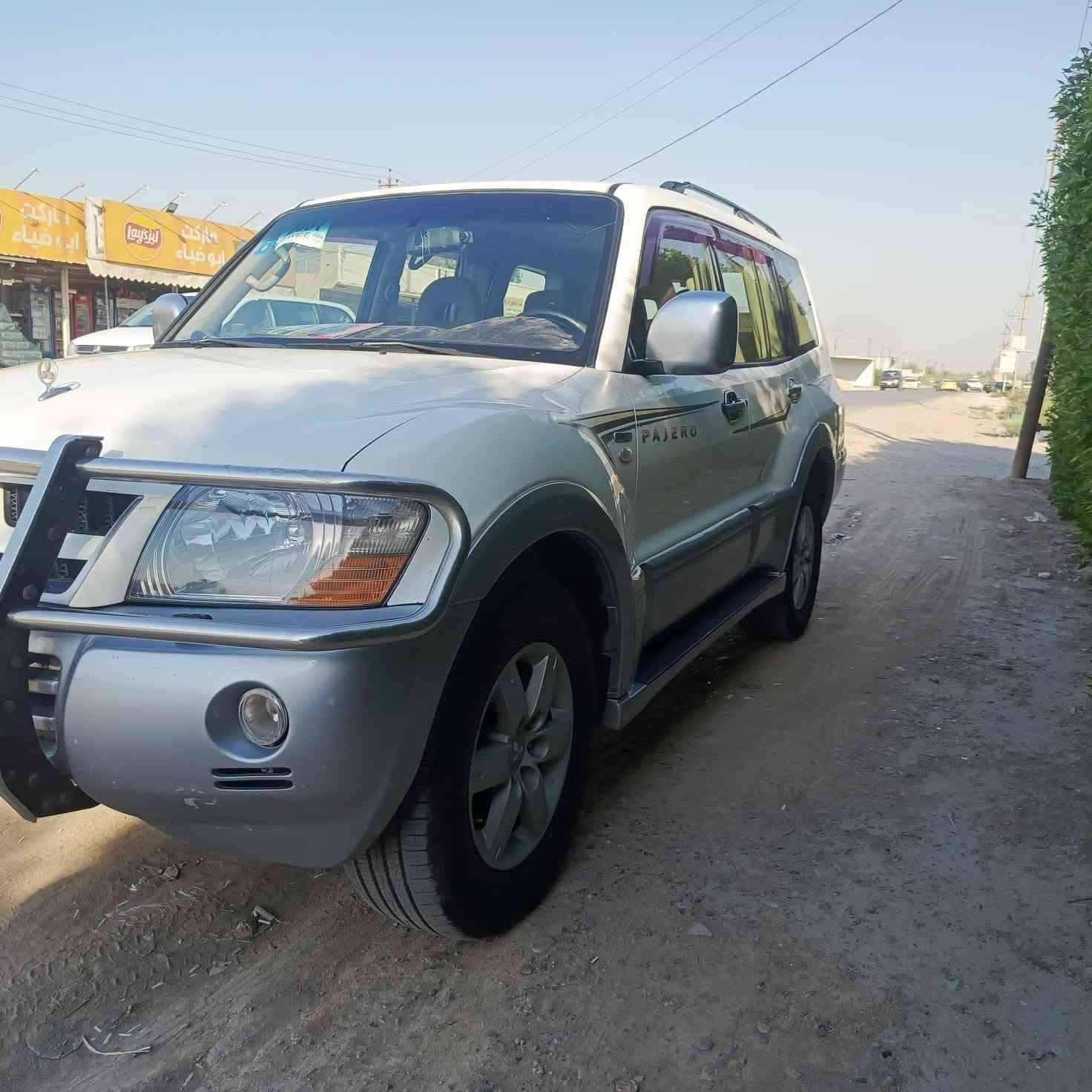 السلام عليكم عندي سياره باجيرو 2007محرك 3800سياره مكفوله من الضربه والصبغ السياره شده وخمسه وبيها مجال ***********
