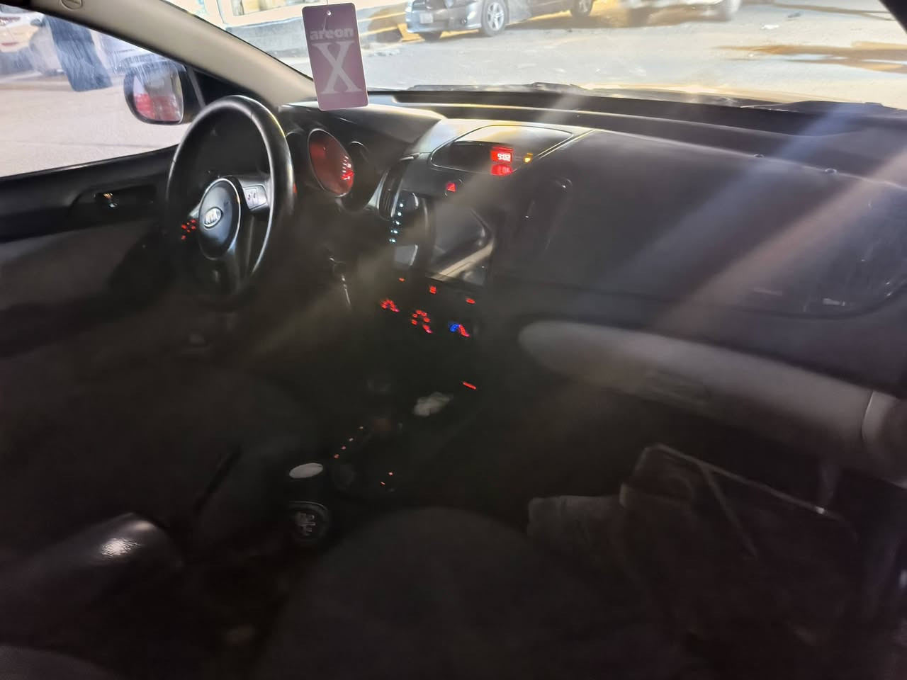 السلام عليكم كيا فوتي مديل 2010 أمريكي كير محرك مكفول حادث قبق الجنطه مبدل وبنيد السعر 80 وبيها مجال رقم الهاتف *********** عنواني شعب مراوس ترهم
