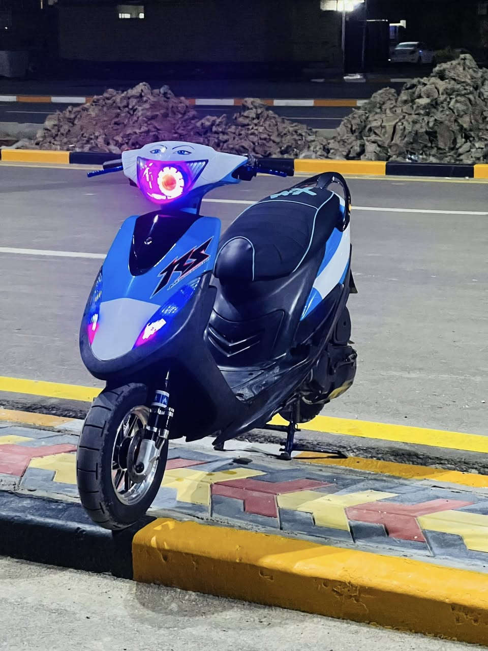 دراجه ماكس للبيع مفتوحه ب700 وبيه مجال لتواصل ***********
