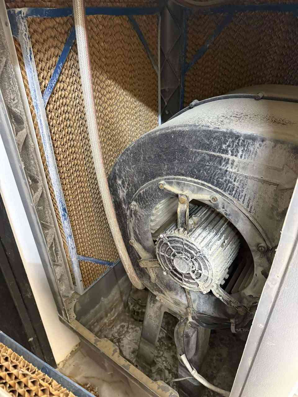 مبردة استخدام شهرين نظيفة وشغالة حجم كبير سعرها ٢٠٠ الف العنوان بغداد حي الجهاد


**إذا كنت صاحب هذا الإعلان وتريد حذفه لأي سبب، رجاءا أرسل رسالة إلى الدعم الفني**