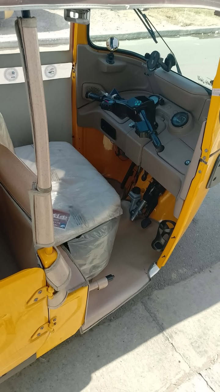 السلام عليكم تكتك موديل 22 شهر 11 رقمه كربلاء انكليزي بسمي تحويل ثاني يوم تكتك تخم تاير جديد  دوشمه  سفريات اشاير الد زنون مسجل تكتك مال جناي ربع ما ذب عليه الاستفسار اتصل على الرقم *********** مكاني بغداد حي العامل غير متواجد على فيس
