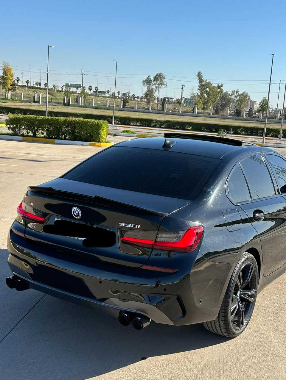 السلام عليكم
‏Bmw 2022 🇩🇪🇩🇪🇩🇪330i

محرك 4 سلندر توين باور توربو

رقم اربيل  الجديد فحص وهزه جديد

🛑 سلايت 

🛑 بصمه تشغيل مع ابواب 

🛑 رادار امامي وخلفي وجانبي 

🛑 شاشه

🛑 كشن جلد 

🛑 هاندبريك بصمه 

🛑 لد داخلي متعدد اللوان 

🛑 لايت لد led 
لايت ليزري متحرك ويا ستيرن 

ماشيه68 الف كيلو متر 

وباقي مواصفات ال bmw المعروفه 

سياره جاهزه بدون اي مصرف

كلها كفاله مكينه كير صدر 

مكان السياره اربيل 

السياره بيها بنيد صبغ وشبر بجاملغ فقططط لغد وشاصي بشرط
 السعر252 $$ 💵💵وبيها مجال بسيط
رقم هاتف ***********
