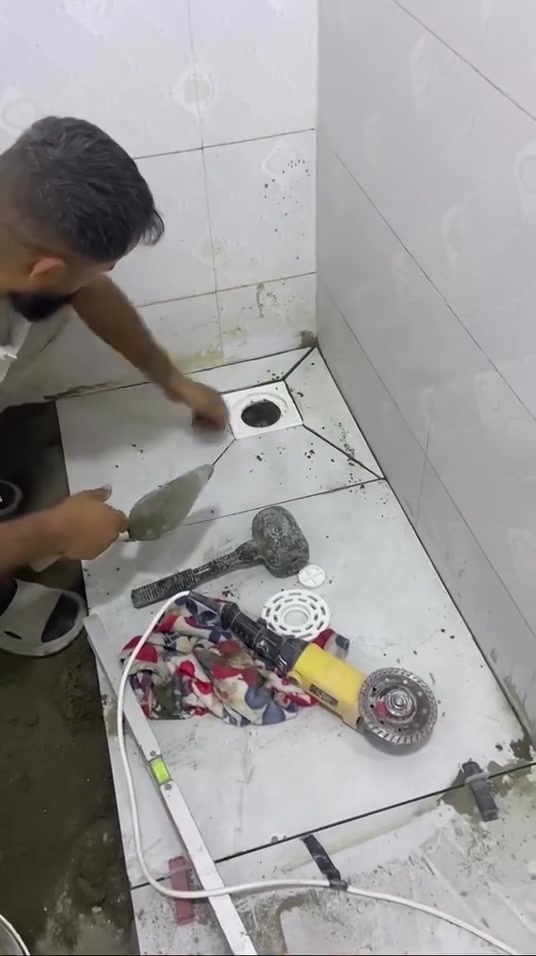سلام عليكم اسطه سيراميك جدار وارضي ***********
