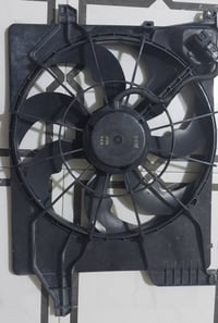 مروحة راديتر سورنتو موديل 2014 خليجي اصلي شركه مستعمله بدون ضرر جيب وش...